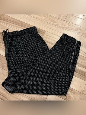 Albion Fit Black and White Dash Jetsetters Jogger Pants - Women’s Size XXL